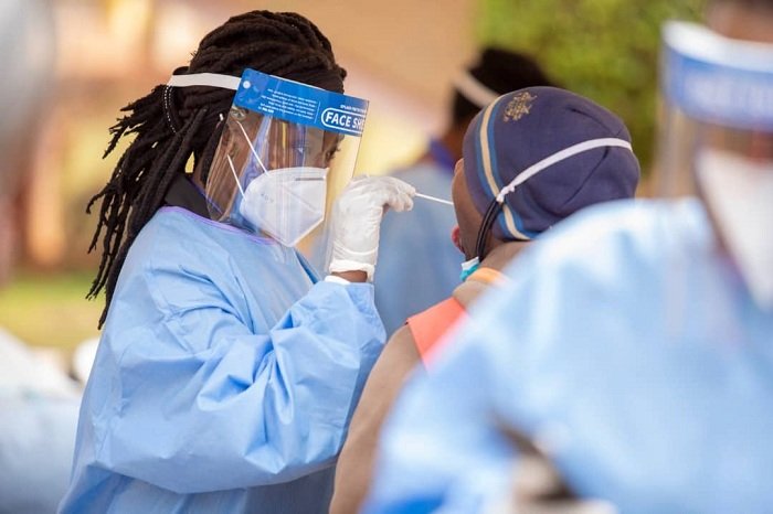 COVID-19 : Abanduye bashya mu Rwanda bongeye kugera muri 240 mu munsi umwe