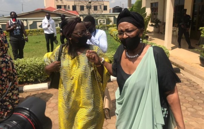 Cecile Kayirebwa ari mu bantu 50 bafashwe bari mu birori barenze ku mabwiriza