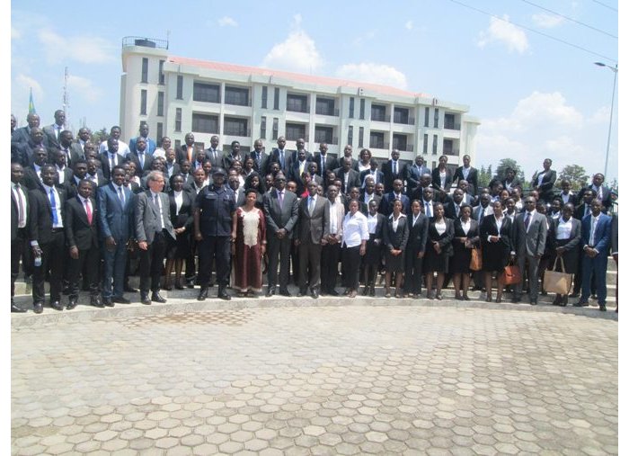 Abanyamategeko 100 biganjemo abanyamahanga batangiye amasomo yabo muri ILPD