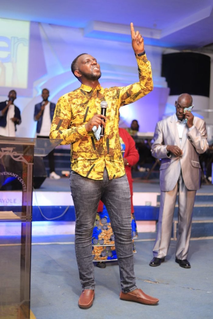 Nice Ndatabaye yagarutse ku byiza byo kuba mu bwiza bw’Imana mu ndirimbo nshya