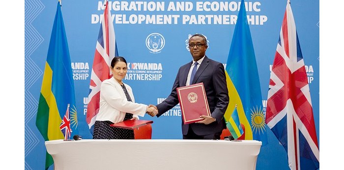 Minisitiri wavuzwe  cyane mu Masezerano yo kohereza Abimukira mu Rwanda yeguye 