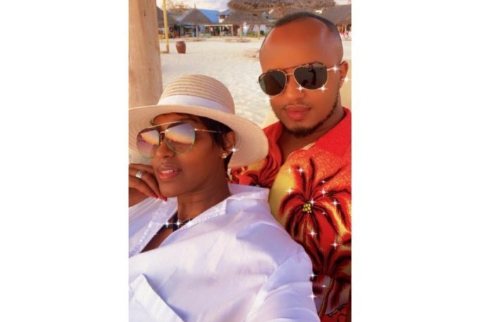 AMAFOTO&nbsp;: Umuhanzi Cyusa n’umukunzi we bari kwinezeza mu Birwa binogeye ijisho