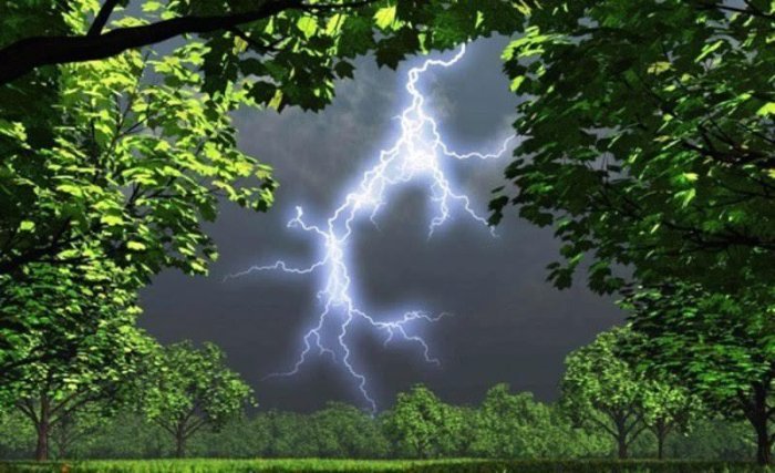 Gicumbi : Umwana muto yishwe n’inkuba ari kumwe n’ababyeyi be