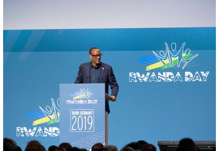 Perezida Kagame yakuriye inzira ku murima abagitera u Rwanda amacumu 