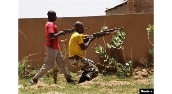 Abarwanyi 2 ba FLN bafashwe biba amabuye y’agaciro