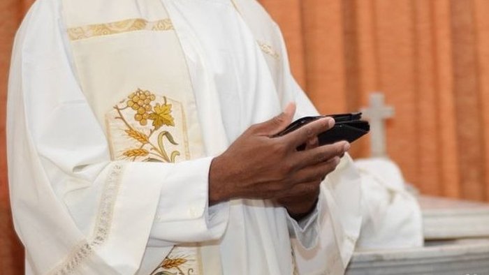 Umupadiri wo muri Diyoseze ya Byumba yasezeye ku mpamvu bwite