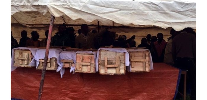 Bamwe muri 53 bishwe n’imvura ikabije bashyinguwe, muri bo harimo 5 bo mu rugo rumwe