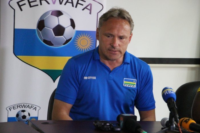 Antoine Hey yatangaje ko atakiri umutoza w’ikipe y’igihugu Amavubi