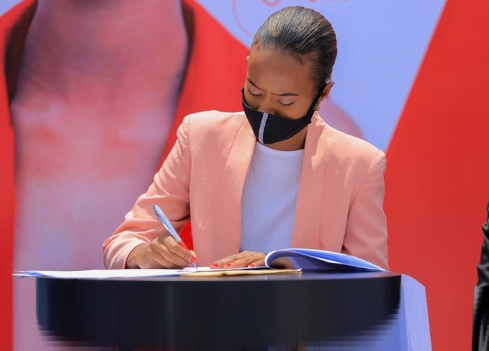 Miss Naomie ari mu bizamini bya Leta bisoza ayisumbuye