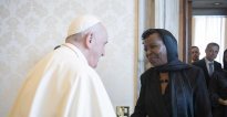 Papa Francis yaganiriye na Louise Mushikiwabo 