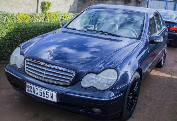 Benz Kompresor C200 nziza igurishwa kuri 6,500,000