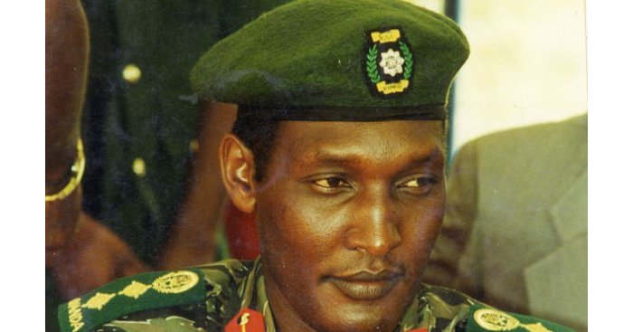 Kayumba Nyamwasa ari mu mazi abira nyuma yo gukurirwaho ubuhunzi yari yarahawe