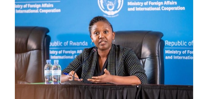 Icyo u Rwanda ruvuga  ku ihagarikwa ry’urugendo rw’abimukira ba mbere bo mu Bwongereza