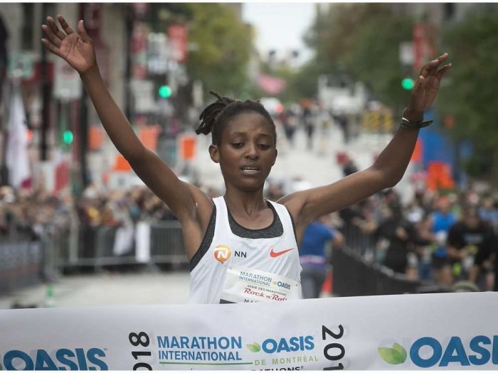 Nyirarukundo Salome yongeye kwandika amateka yegukana Marathon ya Montréal muri Canada