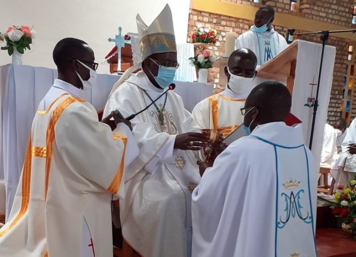 Gikongoro&nbsp;: Umupadiri yasezeye kuko Musenyeri yamutereranye