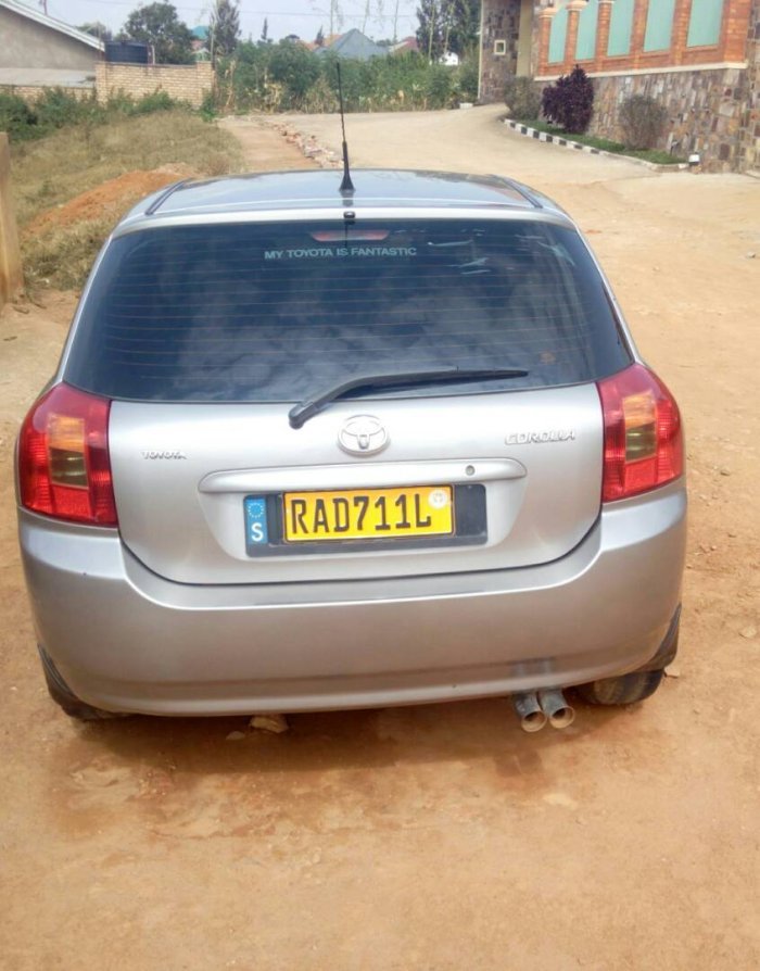 Imodoka nziza ya Toyota COROLLA igurishwa ku mafaranga make
