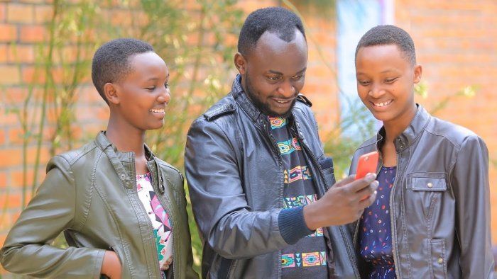 M.&nbsp;Irene yatandukanye na Vestine na Dorcas yafashije kwamamara