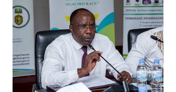 Umwanzuro  ku rubanza rw’urega uwari Minisitiri w’Intebe w’u Rwanda kumwambura  Miliyoni 3,2Frw