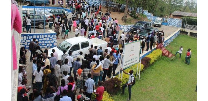 Leta yahagaritse amashami y’ubuvuzi muri Kaminuza ya Gitwe, benshi bararira ayo kwarika