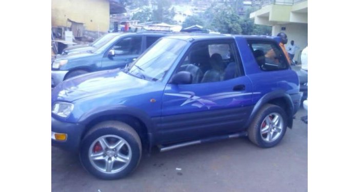 TOYOTA RAV4 Short igurishwa kuri 2,800,000RWF gusa