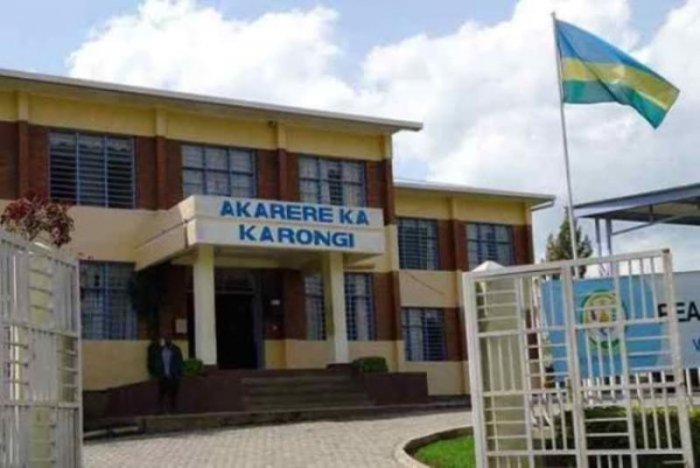 Karongi&nbsp;: Umuyobozi w’ishuri afunzwe akurikiranyweho gukubita abanyeshuri bamwe bakajya mu bitaro