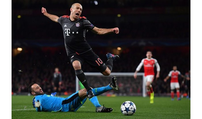 Arsenal yongeye kwandagazwa na Bayern Munich, isezererwa nabi muri Champions League