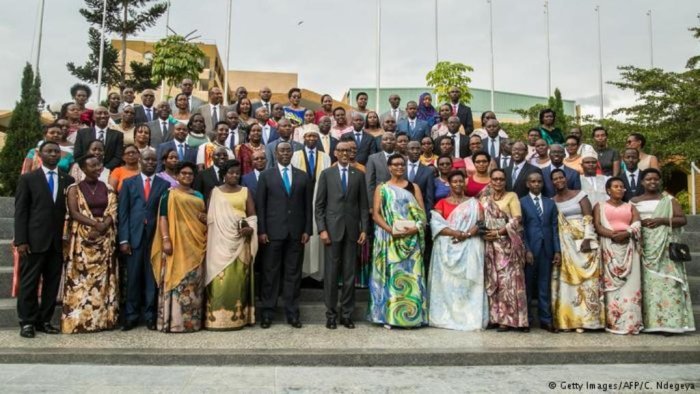 Perezida Kagame yifurije abagore umunsi mwiza w’ umugore