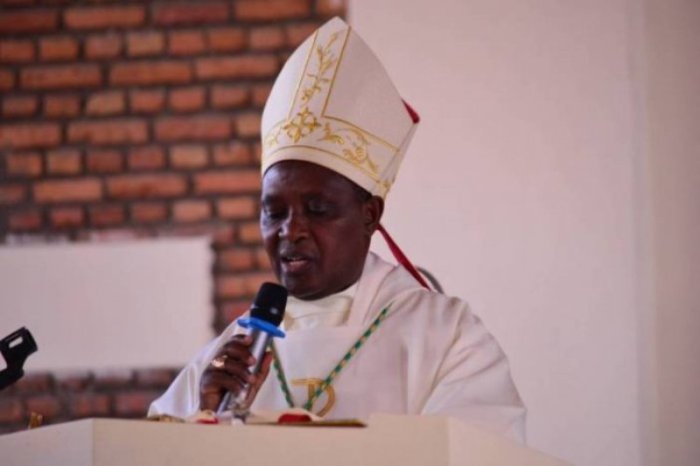Musenyeri Kambanda yasimbuye Ntihinyurwa ku buyobozi bwa Arkidiyosezi ya Kigali