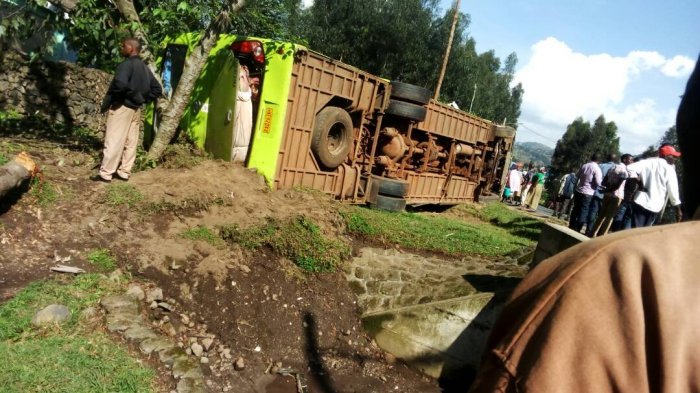 Imodoka ya RITCO yarenze umuhanda ikora impanuka ikomeye - AMAFOTO