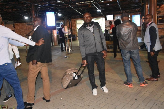  Ntezimana avuye i Burayi kubwiriza iby’Imana y’I Rwanda 