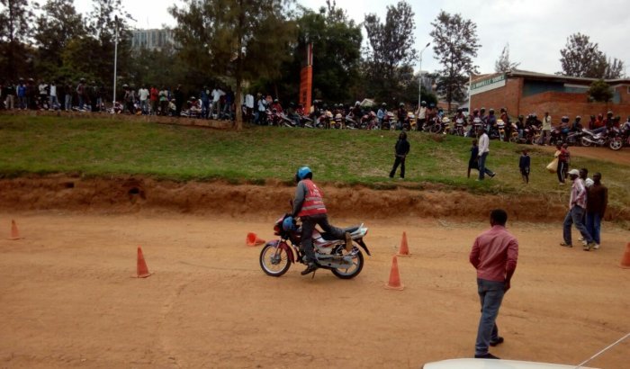 Umumotari ukekwaho gukoreshwa n’amadayimoni akomeje gutangaza benshi - Amashusho