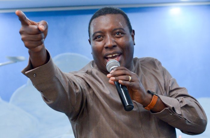 Apôtre Gitwaza yagaragaje ko abenshi mu biyita abahanuzi ari abatekamutwe n’abahemu