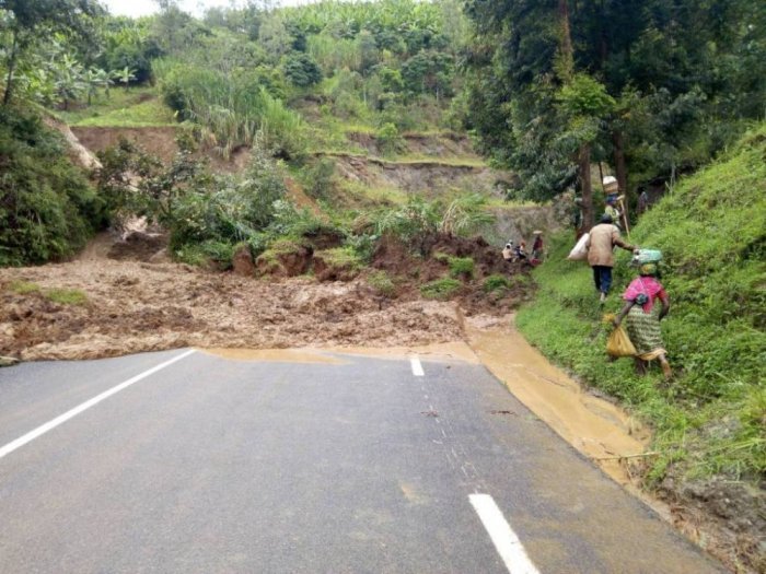 Inkangu yafunze umuhanda Muhanga- Ngororero, ntukiri nyabagendwa