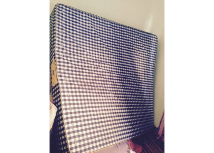 Matela nziza igurishwa kuri 130,000RWF 