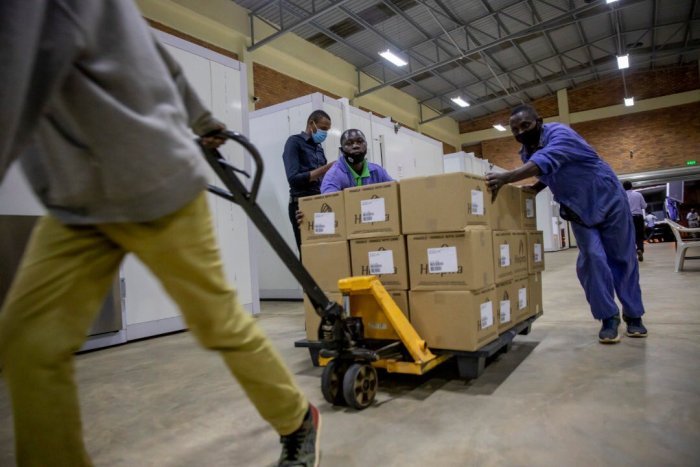 COVID-19&nbsp;: Uyu mwaka urarangira u Rwanda rwakiriye izindi nkingo miliyoni 3,5 za Phizer