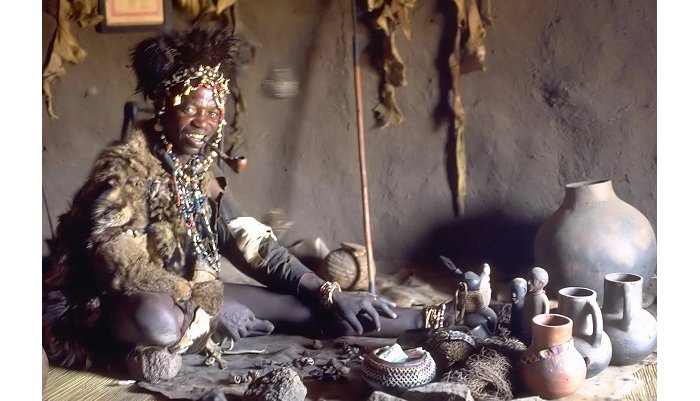 Ibintu 10 bihamya isano ya bugufi iri hagati y’abapfumu na benshi mu bapasiteri b’ubu