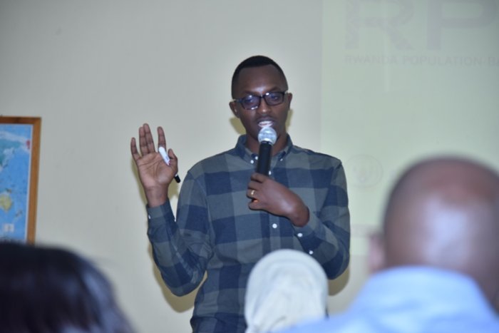 “Nta Munyarwanda urakira SIDA, icyo gitangaza ntabwo turakibona”