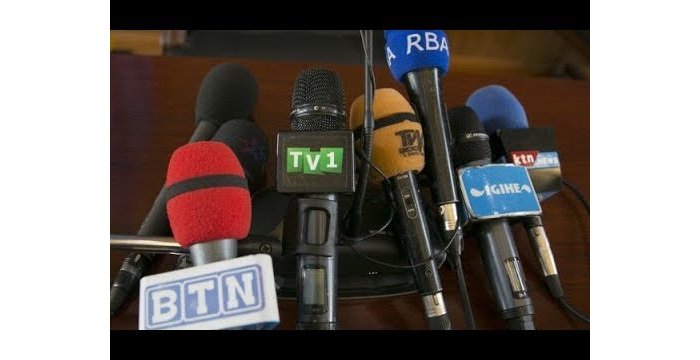 Abanyamakuru babona mu gihe umuyobozi udatanze amakuru atabihanirwa ntakizamubuza kubikomeza