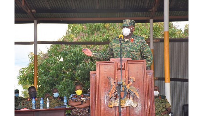 Igisirikare cya Uganda cyasezereye  ba Ofisiye  bakuru 260 