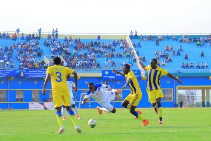 Rayon Sports itsinzwe n’Amagaju FC ,umutoza avugirizwa induru Polisi irahagoboka