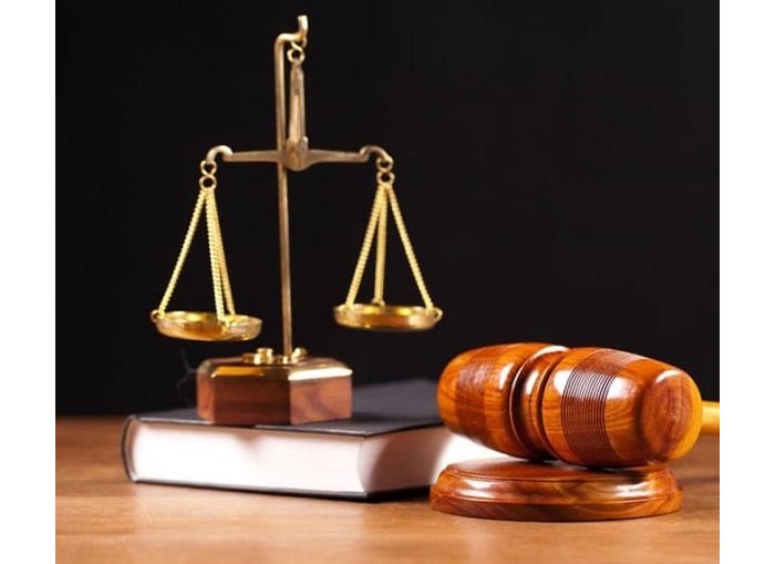 Umunyamahanga akurikiranyweho guhutaza Vice-Mayor wa Muhanga  akamuciraho umwenda