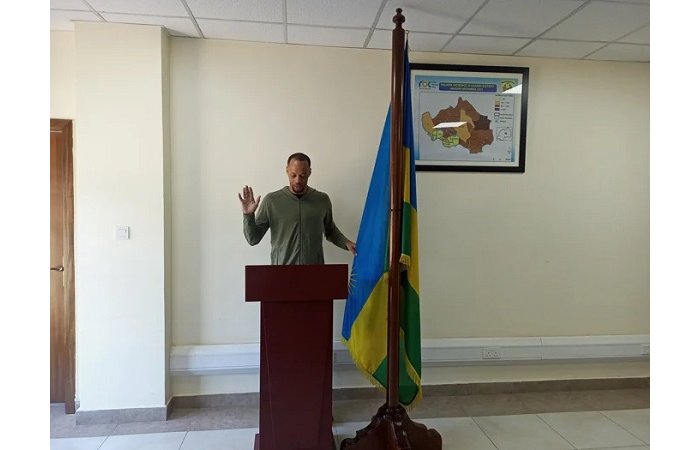 Kenny Gasana ukina Basketball yahawe ubwenegihugu bw’u Rwanda (AMAFOTO)