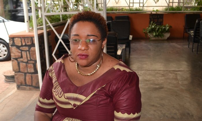 Apotre Mukabadege wahawe gatanya, yasezeranye n’undi mugabo ashinjwa kwambura mugenzi we