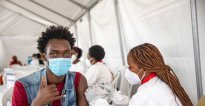 COVID-19 : Umubare w’Abaturarwanda bifuzwaga gukingirwa muri 2021 wamaze kugerwaho umwaka utararangira