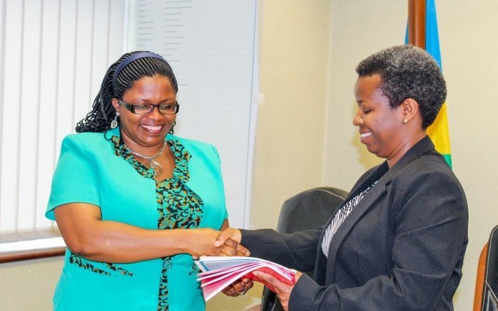 Uwari Umujyanama wa Minisitiri ushinzwe ibikorwa by’ubutabazi yasezerewe ku kazi nta mpaka