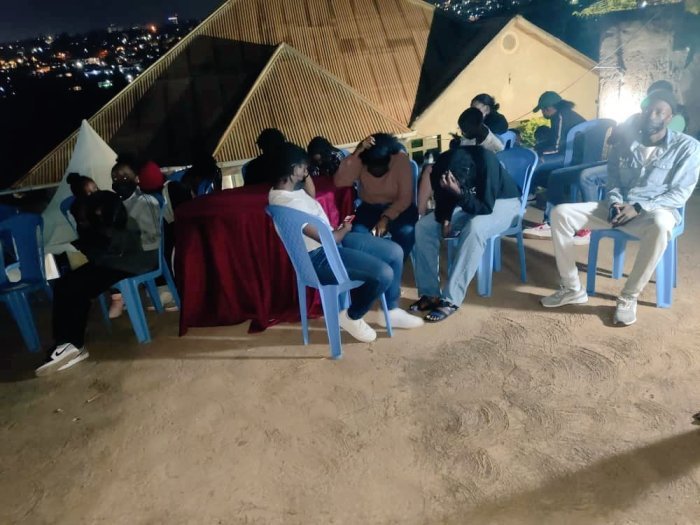 Kicukiro&nbsp;: Abasore n’inkumi benshi bafatiwe mu rugo banywa inzoga banabyina umuziki