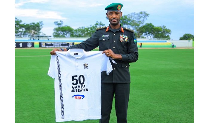  Lt Gen MUBARAKH Muganga  yasubije  abategereje ko APR FC yinjiza abakinnyi b’abanyamahanga