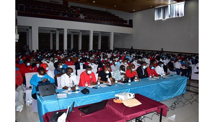 Gitifu w’Umurenge yaguwe gitumo asambanira mu modoka 