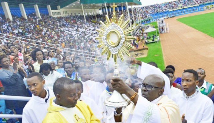 Ubuzima bwa Padiri Ubald umaze iminsi arwaye Coronavirus bumeze bute&nbsp;?