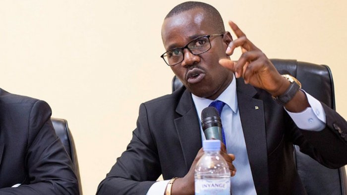 Minisitiri Evode yasabye imbabazi nyuma yo guhohotera umukobwa wari umusabye kunyura mu cyuma gisaka 